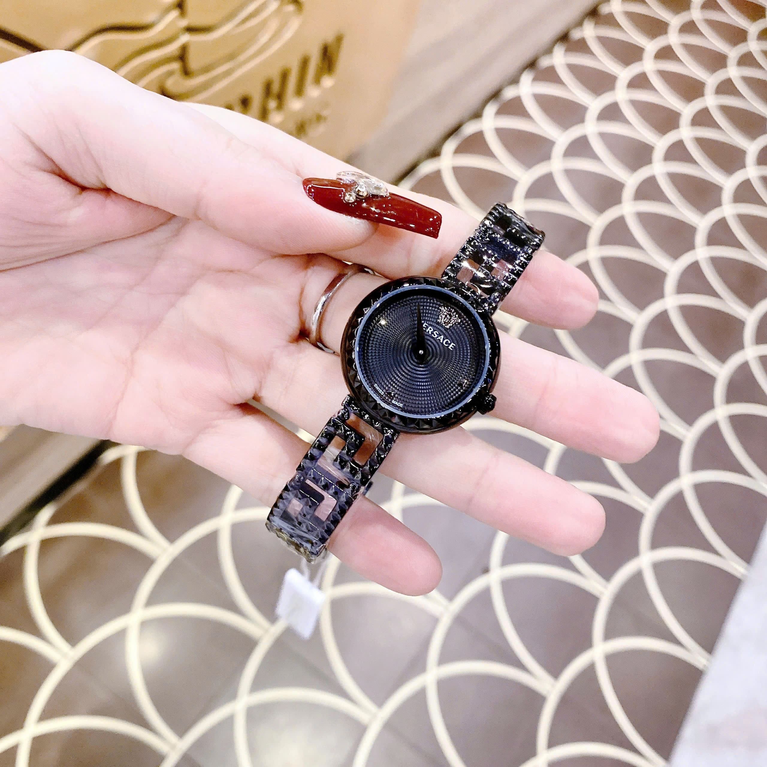Đồng Hồ Versace Greca Goddess |Nữ Giới |Mặt Đen |Dây Kim Loại Full Đen |Máy Pin (Quartz) |Size 28mm |donghogiatot.vn