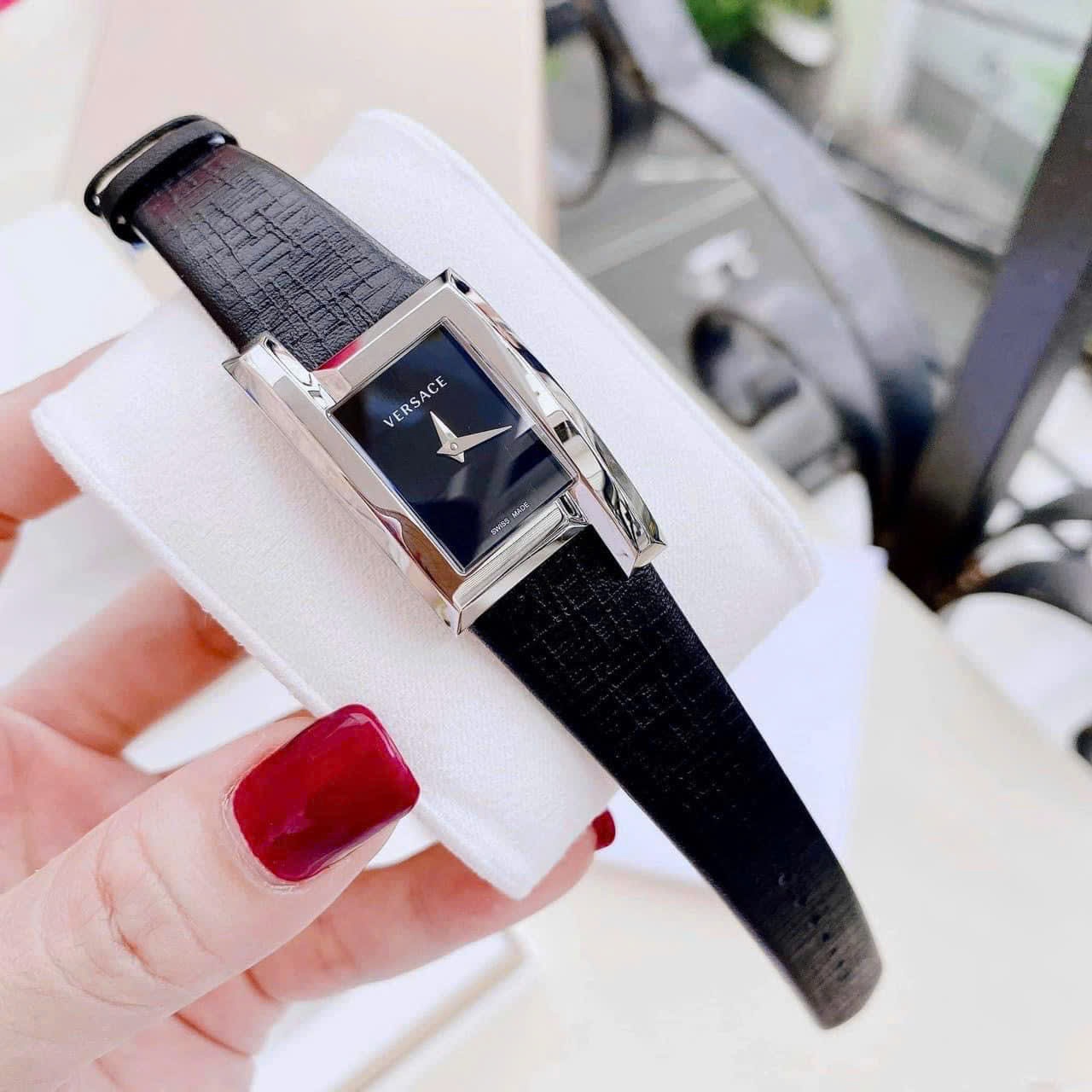 Đồng Hồ Versace Greca Icon |Nữ Giới |Mặt Chữ Nhật |Silver |Dây Da Đen |Máy Pin (Quartz) |Size 21x39mm |donghogiatot.vn