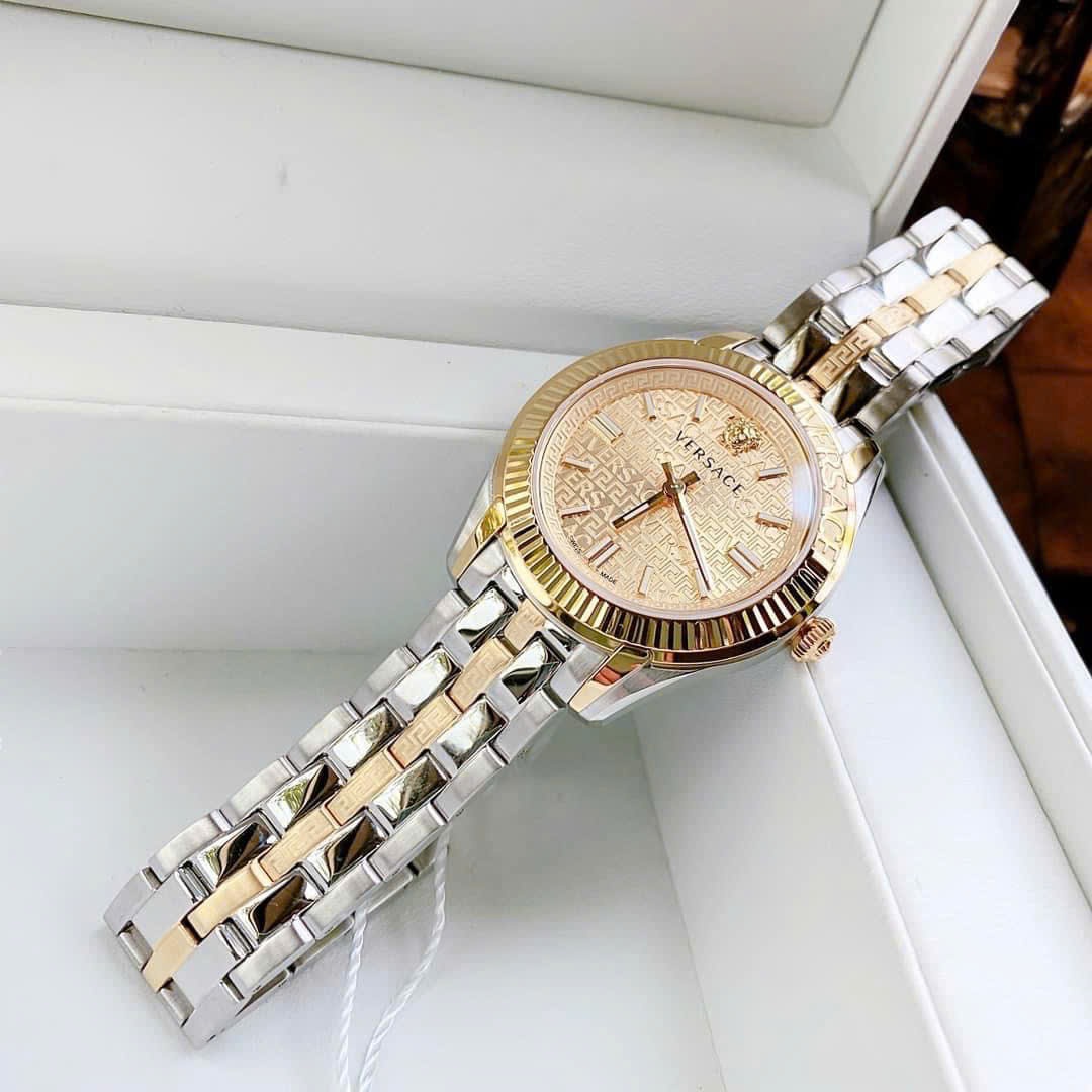 Đồng Hồ Versace Greca Time |Nữ Giới |Mặt Vàng Gold |Dây Kim Loại Demi |Máy Pin (Quartz) |Size 35mm |donghogiatot.vn