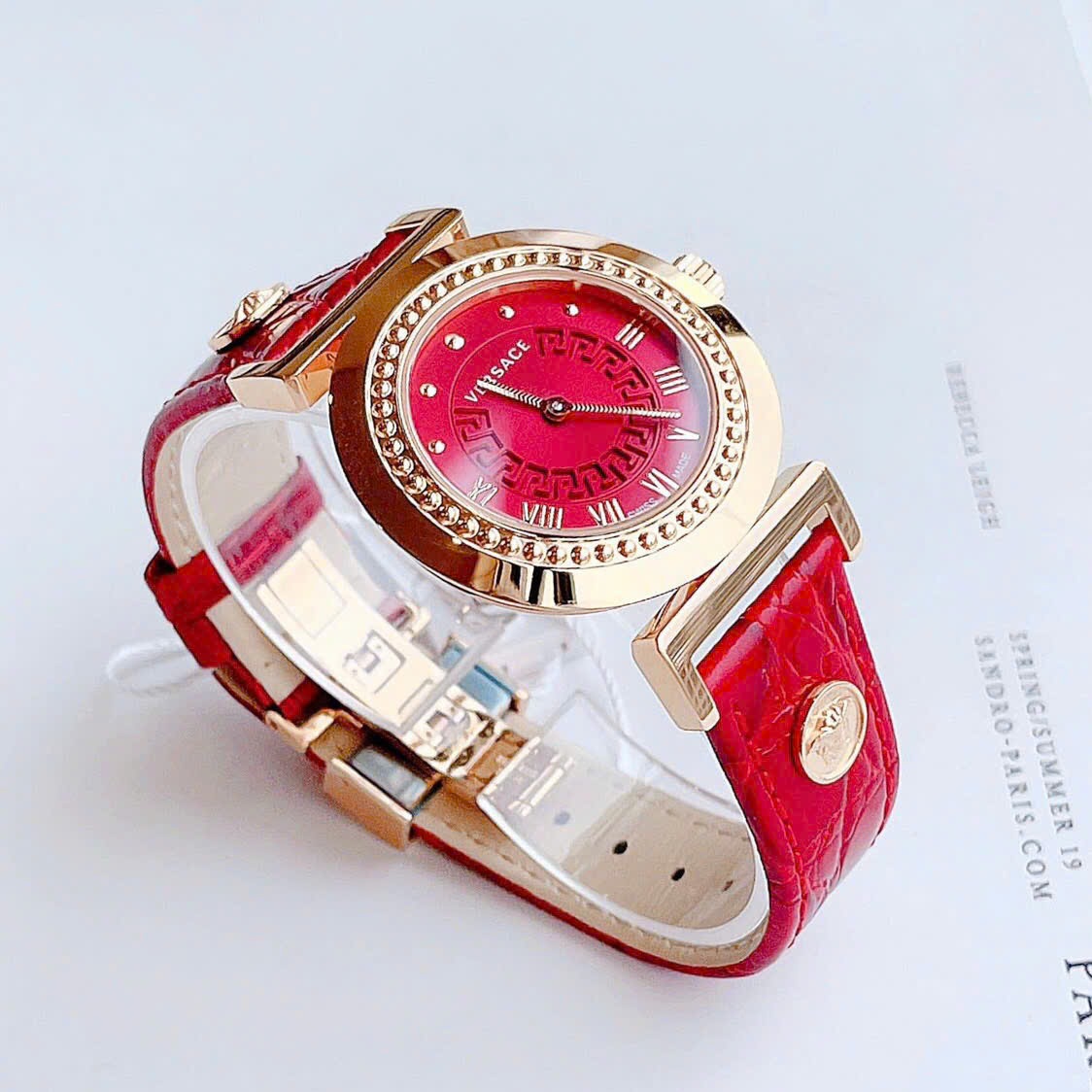 Đồng Hồ Versace Vanity |Nữ Giới |Mặt Đỏ |Rose Gold |Dây Da Đỏ |Máy Pin (Quartz) |Donghogiatot.vn