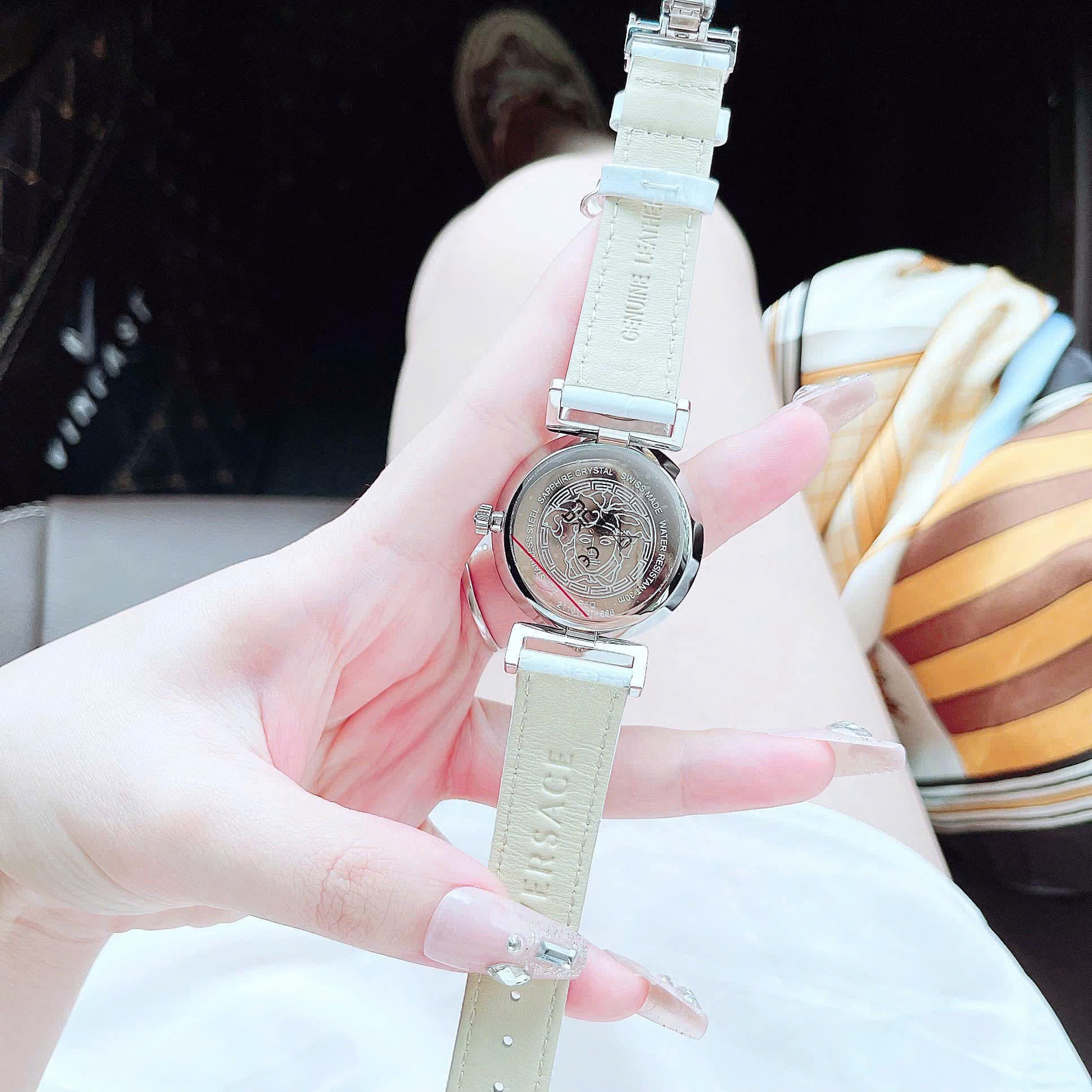 Đồng Hồ Versace Vanity |Nữ Giới |Trắng Silver |Dây Da Màu Trắng |Máy Pin (Quartz) |Size 35mm |donghogiatot.vn