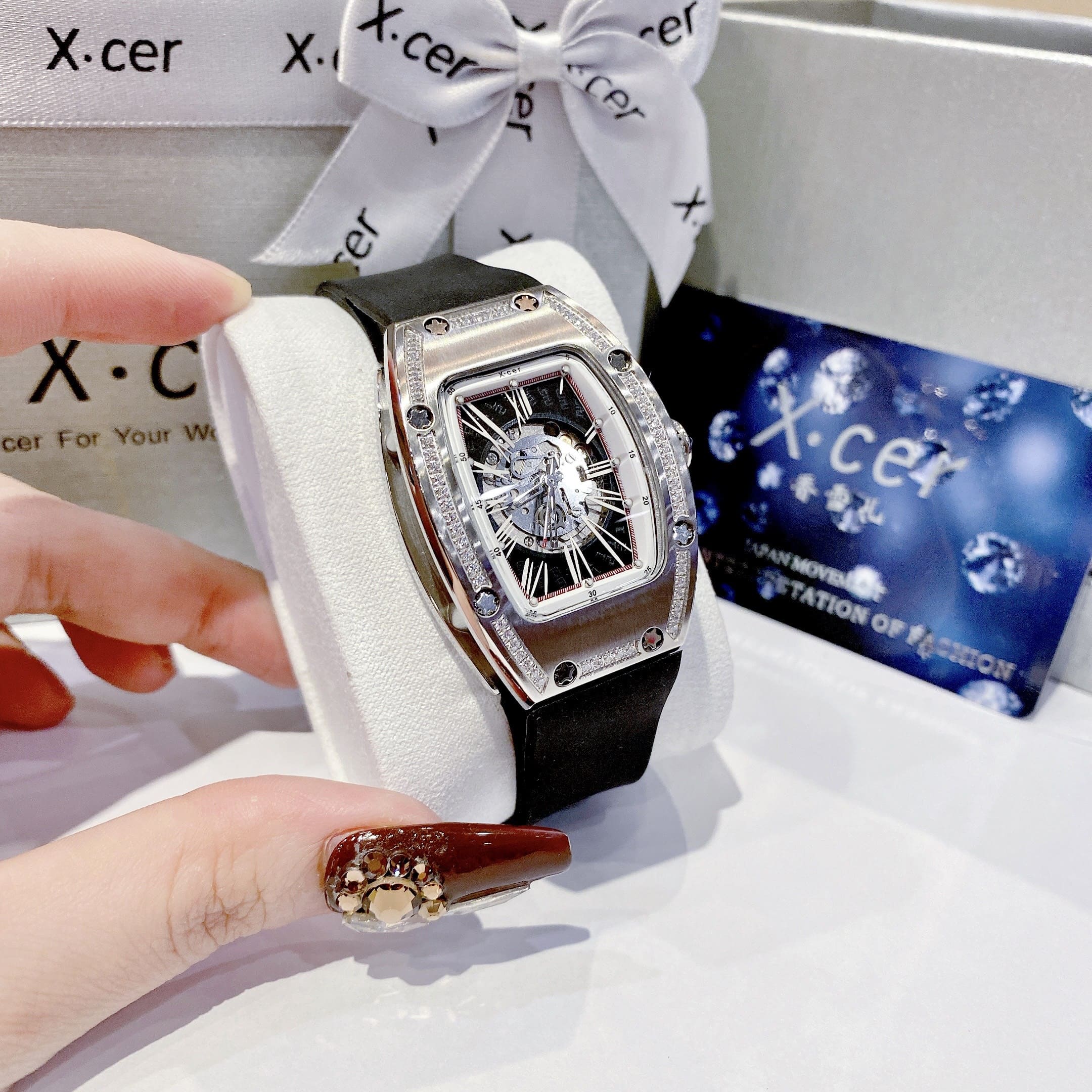 Đồng Hồ Xcer Lộ Cơ Skeleton |Nữ Giới |Mặt Oval |Silver |Dây Silicone Đen |Máy Tự Động (Automatic) |Size 36mm |donghogiatot.vn