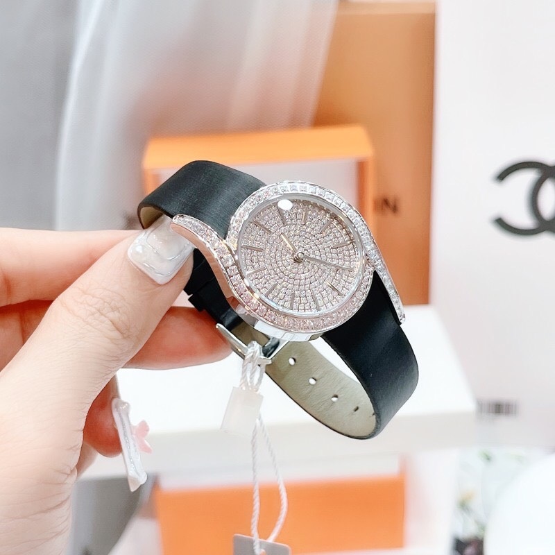 Đồng Hồ Xcer Mặt Chữ S |Nữ Giới |Full Đá |Silver |Dây Da Satin Đen |Máy Pin (Quartz) |Size 32mm |donghogiatot.vn