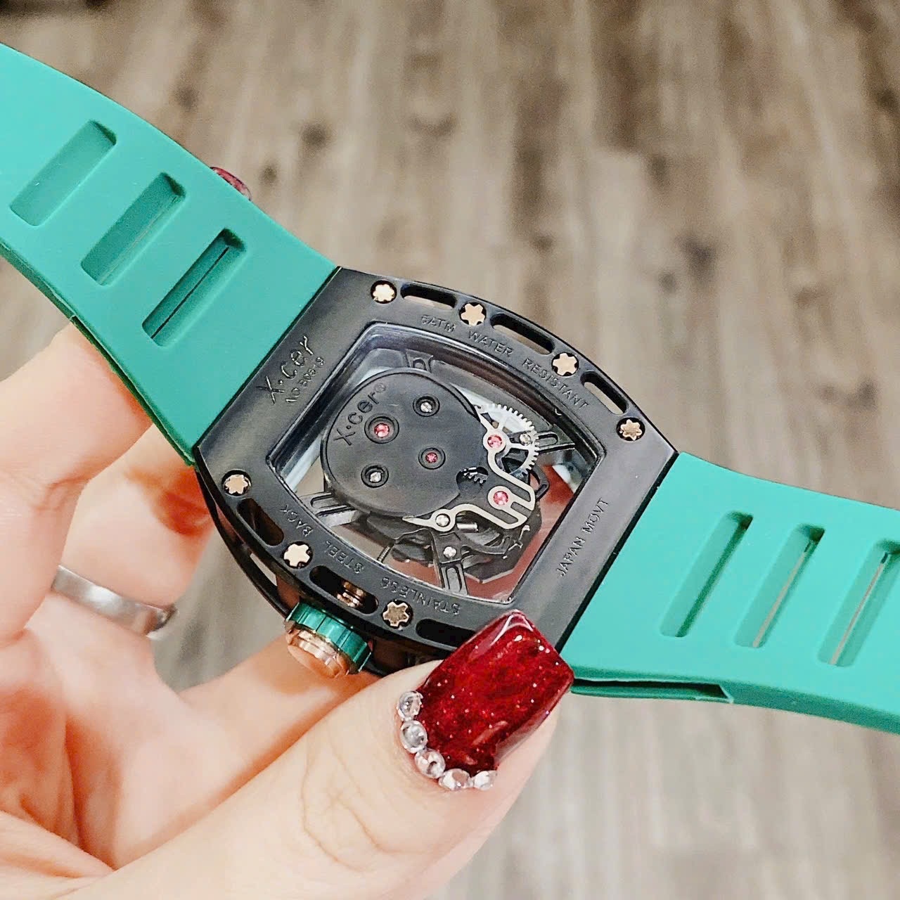 Đồng Hồ Xcer Mặt Đầu Lâu |Nam Giới |Oval |Full Đen |Dây Cao Su Xanh Lá |Máy Pin (Quartz) |Size 42mm |donghogiatot.vn