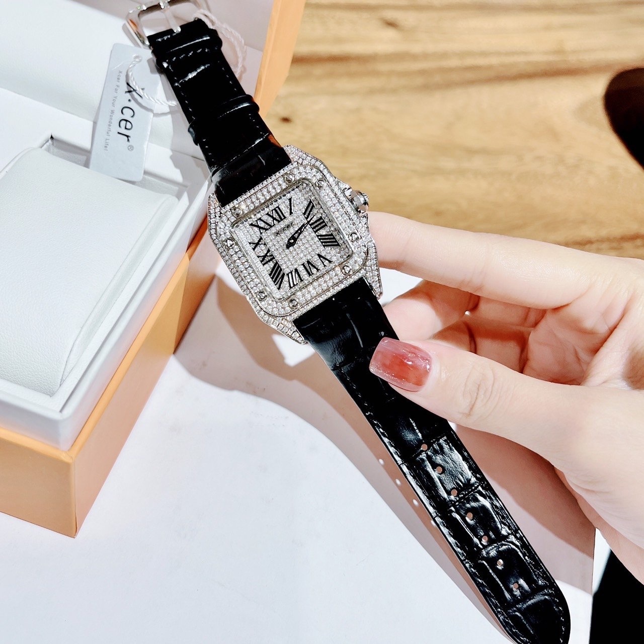 Đồng Hồ Xcer Mặt Vuông |Nữ Giới |Full Đá Swarovski |Silver |Dây Da Đen |Máy Pin (Quartz) |Size 36x36mm |donghogiatot.vn