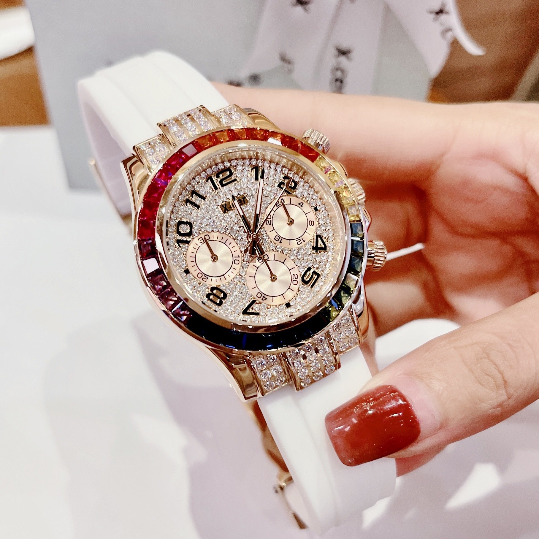 Đồng Hồ Xcer Rainbow |Nữ Giới |Full Đá Rose Gold |Dây Silicone Trắng |Máy Pin (Quartz) |Size 38mm |donghogiatot.vn