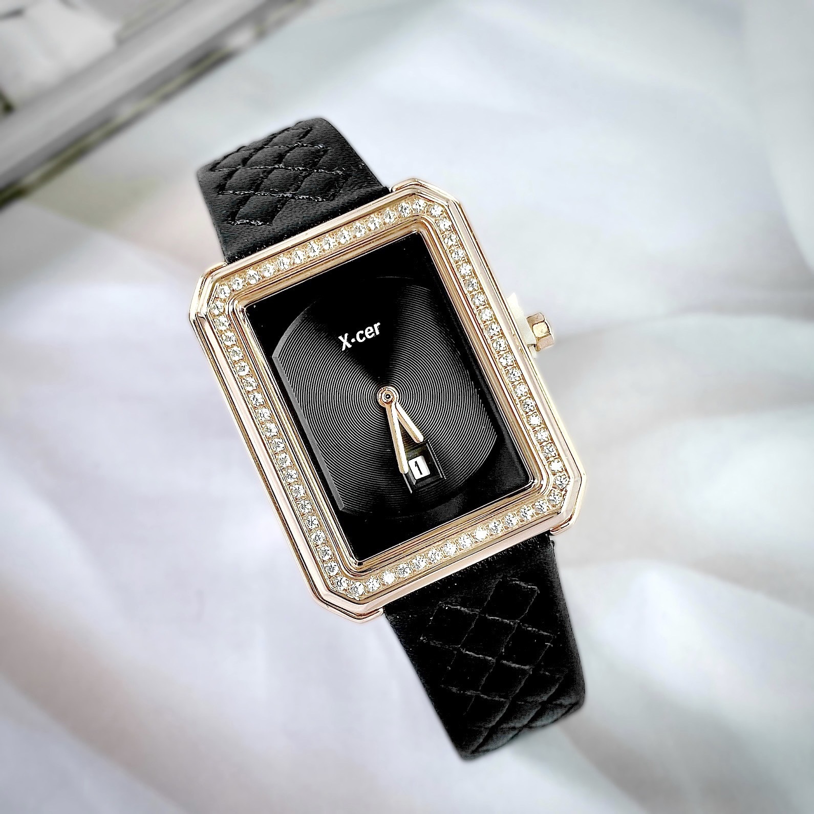Đồng Hồ Xcer Tựa Chanel |Nữ Giới |Mặt Chữ Nhật |Đính Đá |Rose Gold |Dây Da Đen |Máy Pin (Quartz) |Size 28mm |donghogiatot.vn