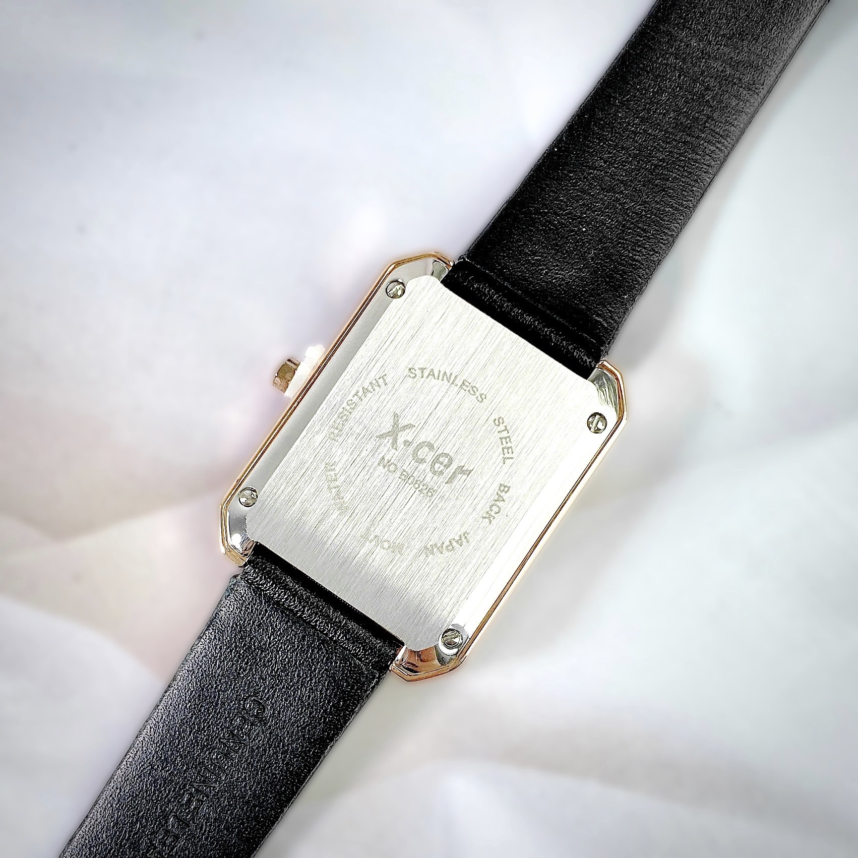 Đồng Hồ Xcer Tựa Chanel |Nữ Giới |Mặt Chữ Nhật |Đính Đá |Rose Gold |Dây Da Đen |Máy Pin (Quartz) |Size 28mm |donghogiatot.vn