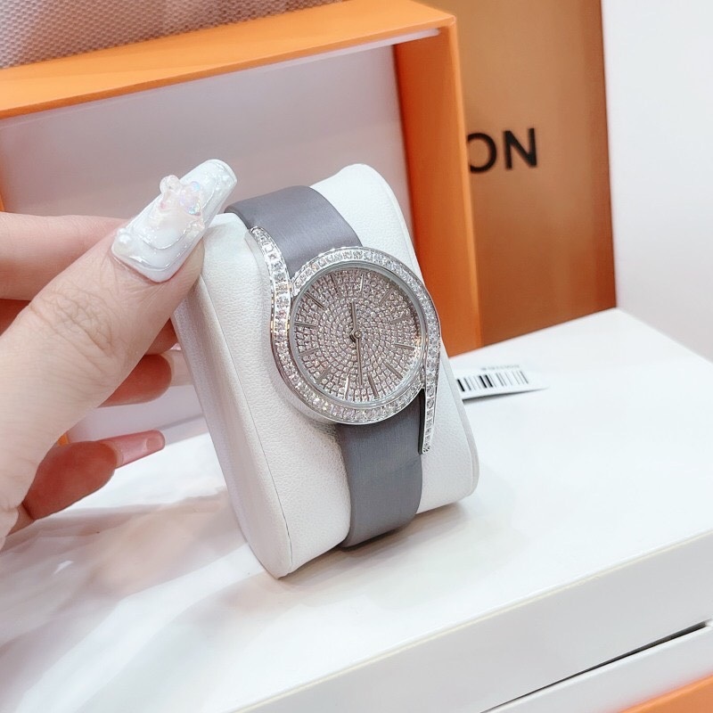 Đồng Hồ Xcer Tựa Piaget |Nữ Giới |Full Đá |Trắng Silver |Dây Da Xám |Máy Pin (Quartz) |Size 32mm |donghogiatot.vn
