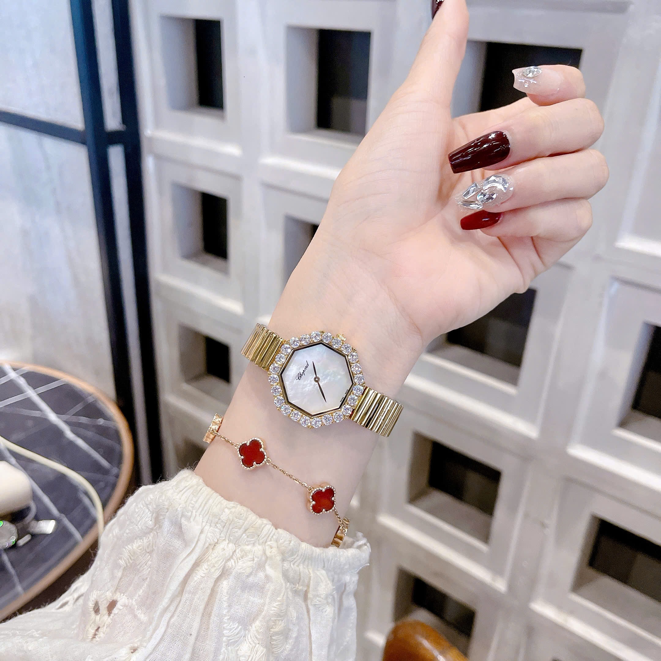 Đồng Hồ Chopard L'Heure Du Diamant Octoagonal |Nữ Giới |Đính Đá |Dây Kim Loại Vàng Gold |Máy Pin (Quartz) |Size 32mm |donghogiatot.vn