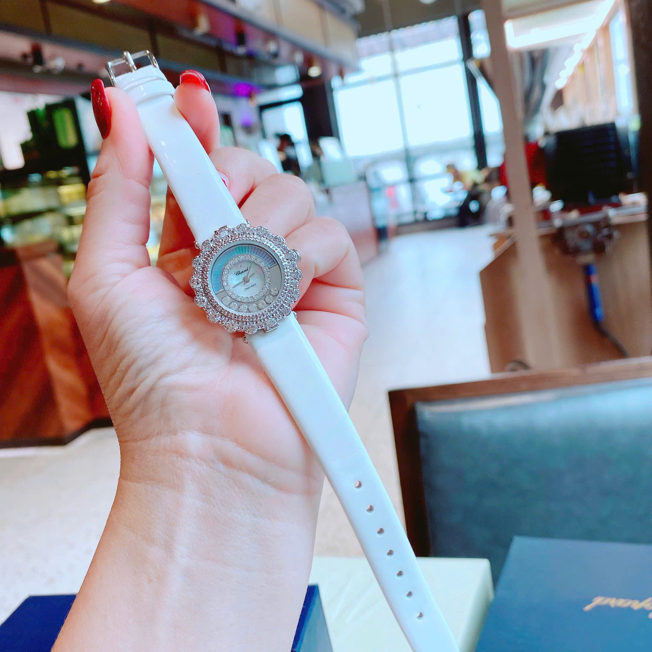 Đồng Hồ Chopard Happy Diamonds |Nữ Giới |Đính Đá |Dây Da Màu Đen |Máy Pin (Quartz) |Size 30mm |donghogiatot.vn