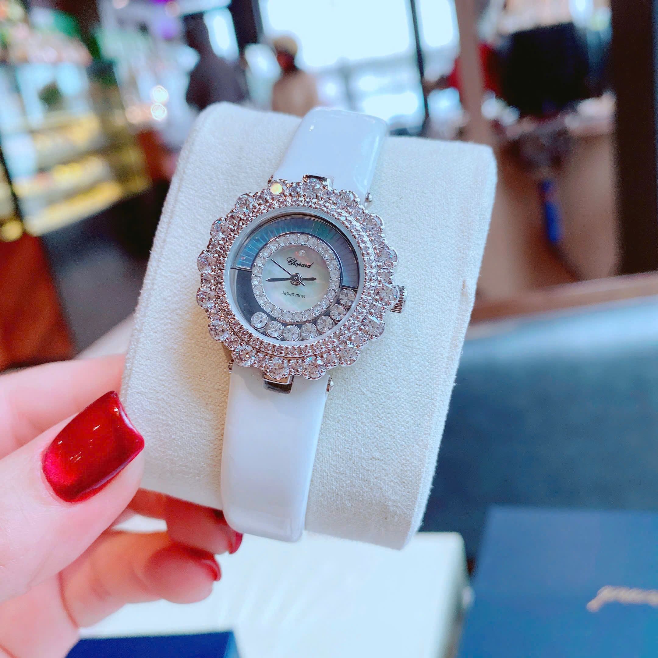 Đồng Hồ Chopard Happy Diamonds |Nữ Giới |Mặt Đính Đá |Dây Da Trắng |Máy Pin (Quartz) |Size 30mm |donghogiatot.vn