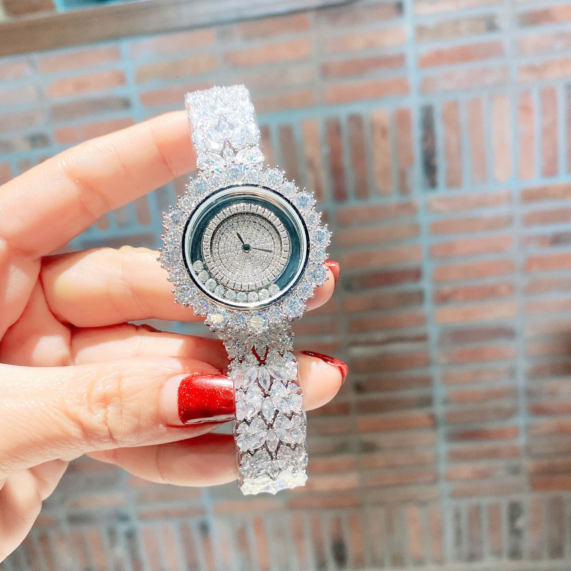 Đồng Hồ Chopard Đính Đá Rơi |Nữ Giới |Silver |Lắc Tay Full Pha Lê |Máy Pin (Quartz) |Size 36mm |donghogiatot.vn