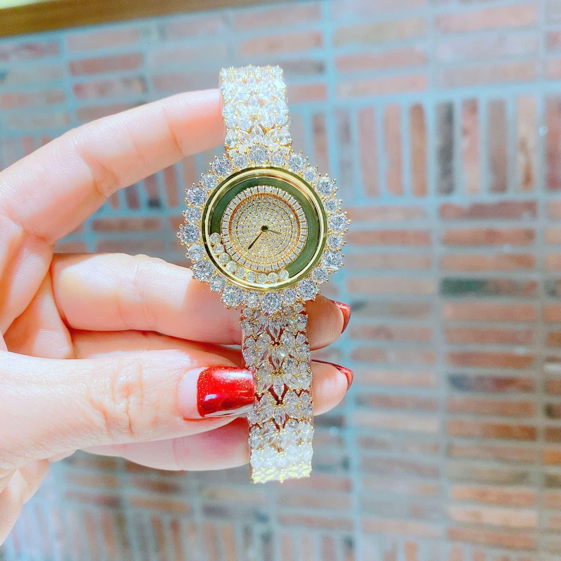 Đồng Hồ Chopard Mặt Full Đá |Nữ Giới |Dây Kim Loại Vàng Gold |Máy Pin (Quartz) |Size 36mm |donghogiatot.vn