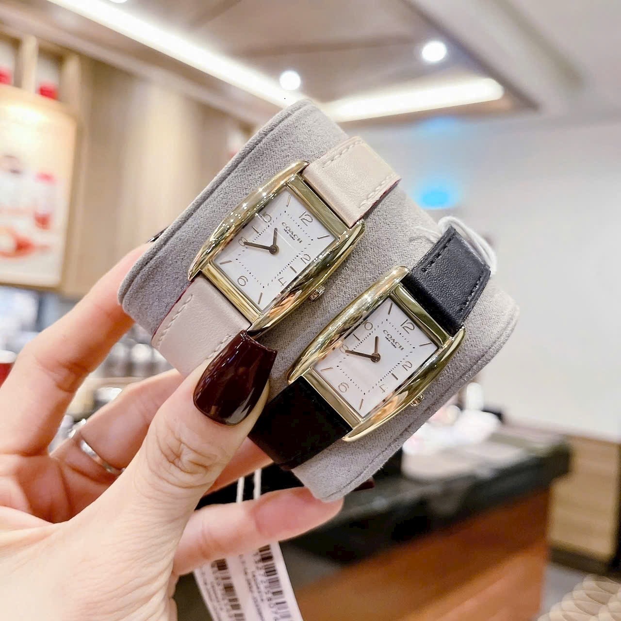 Đồng Hồ Coach Reese |Nữ Giới |Mặt Chữ Nhật |Vàng Gold |Dây Da Hồng Phấn |Máy Pin (Quartz) |Size 24x35mm |donghogiatot.vn