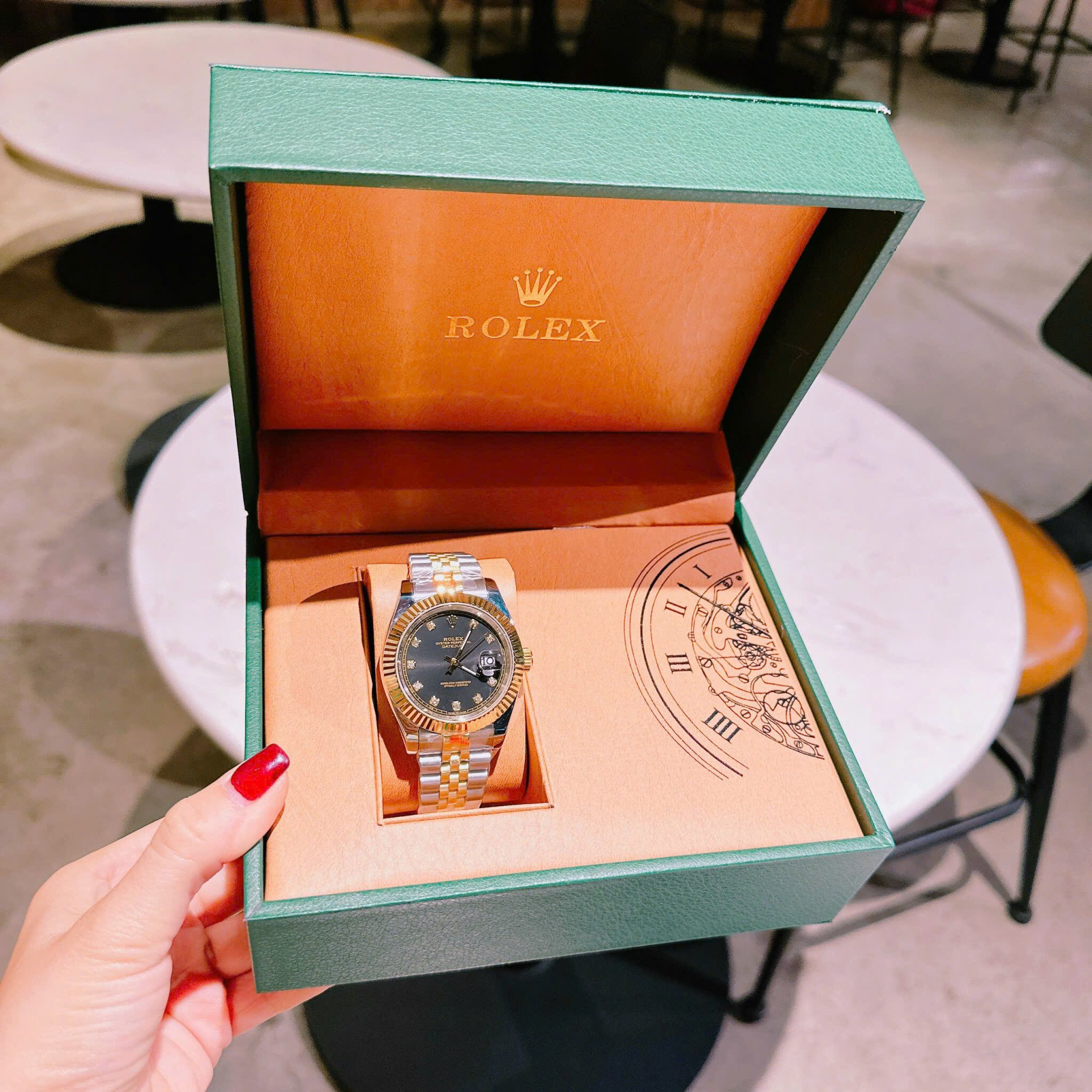 Đồng Hồ Rolex Date Just |Cặp Đôi |Mặt Đen |Dây Kim Loại Demi Vàng Gold |Máy Pin (Máy Quartz) |Size 41x31mm |donghogiatot.vn