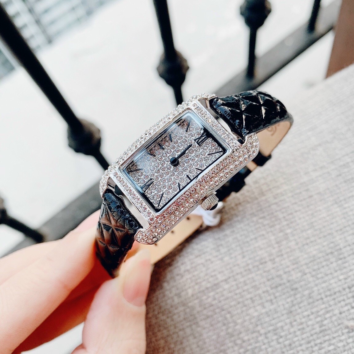 Đồng Hồ Davena Mặt Chữ Nhật |Nữ Giới |Đính Đá |Silver |Dây Da Đen |Máy Pin (Quartz) |Size 21x27mm |donghogiatot.vn