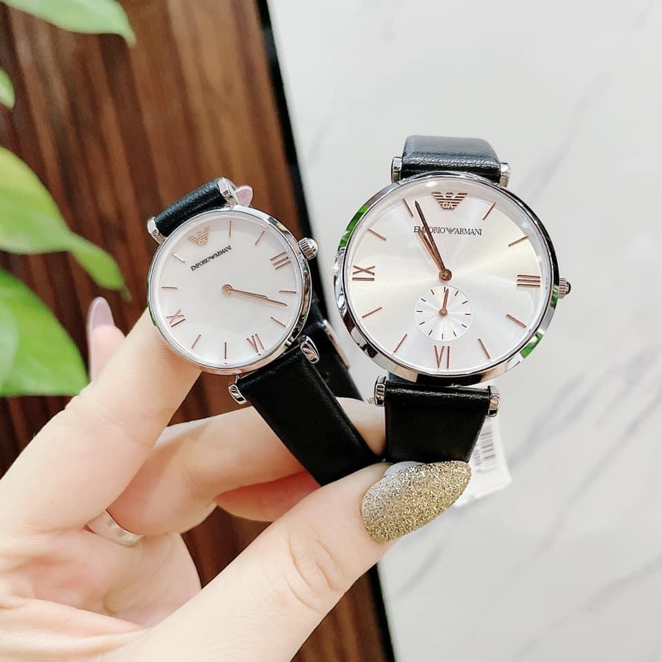 Đồng Hồ Emporio Armani Mặt Trắng Silver |Cặp Đôi |Mặt Tròn |Dây Da |Máy Pin (Quartz) |Size 32x40mm |Donghogiatot.vn