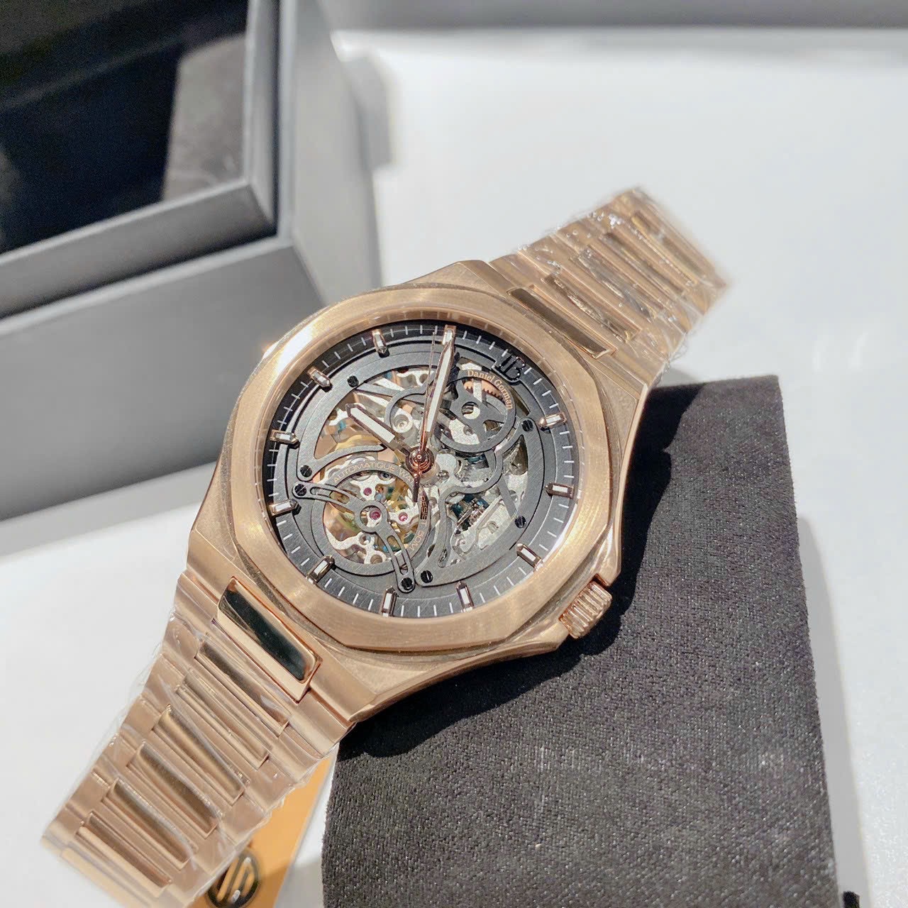 Đồng Hồ Daniel Gorman Rose Gold |Nam Giới |Dây Kim Loại |Máy Cơ (Automatic) |Mặt Tròn |Donghogiatot.vn