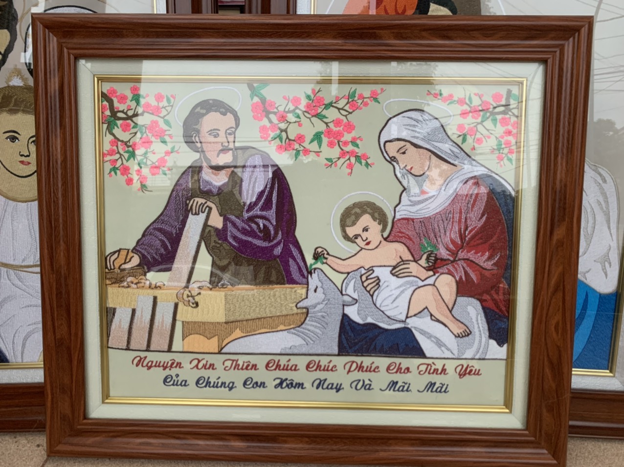 TRANH THÊU CÔNG GIÁO