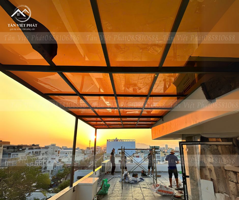 Tấm Lợp Lấy Sáng Polycarbonate – Giải Pháp Hiện Đại Cho Mái Che