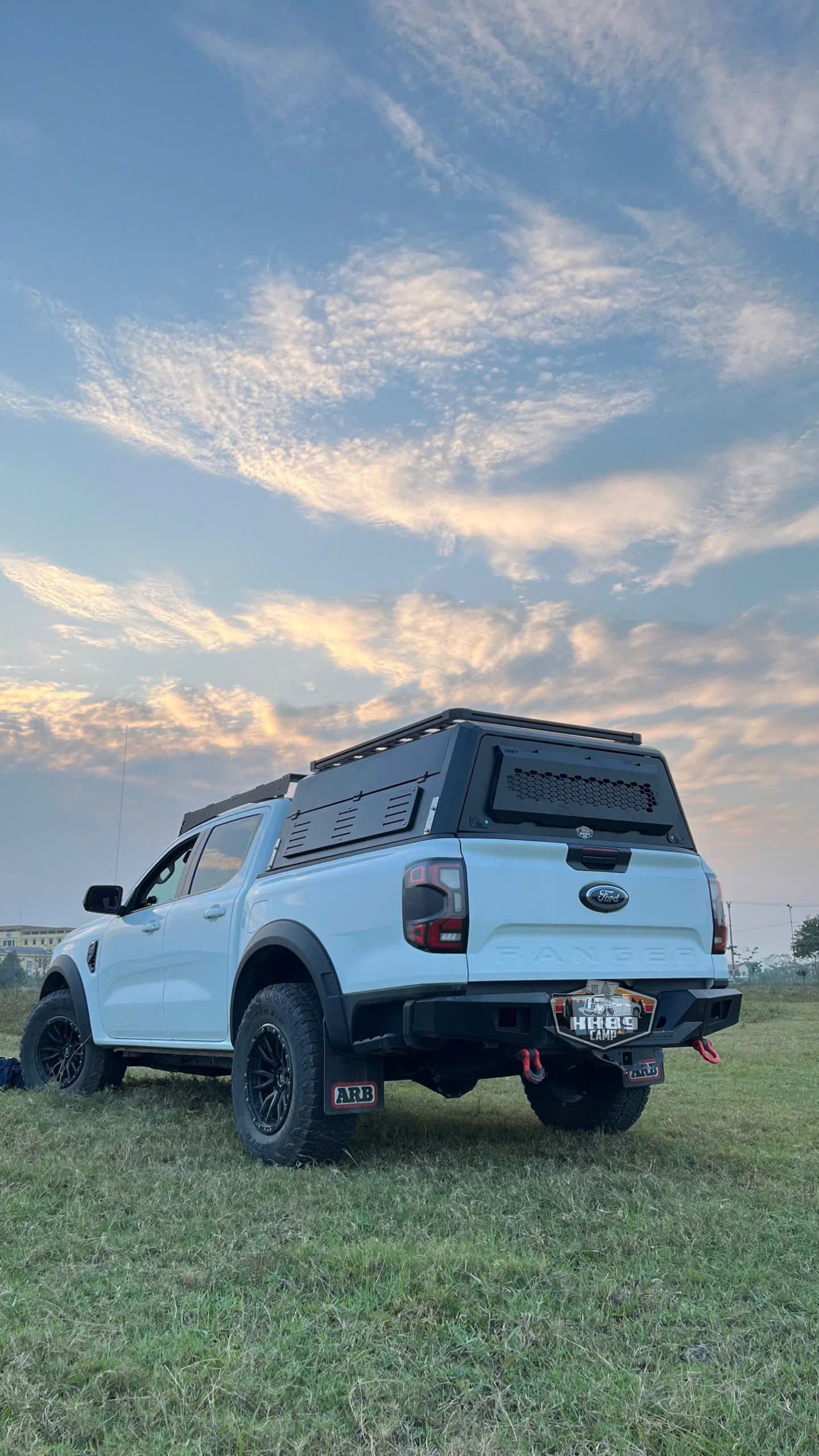 Lều liền nắp cao trên mọi xe bán tải