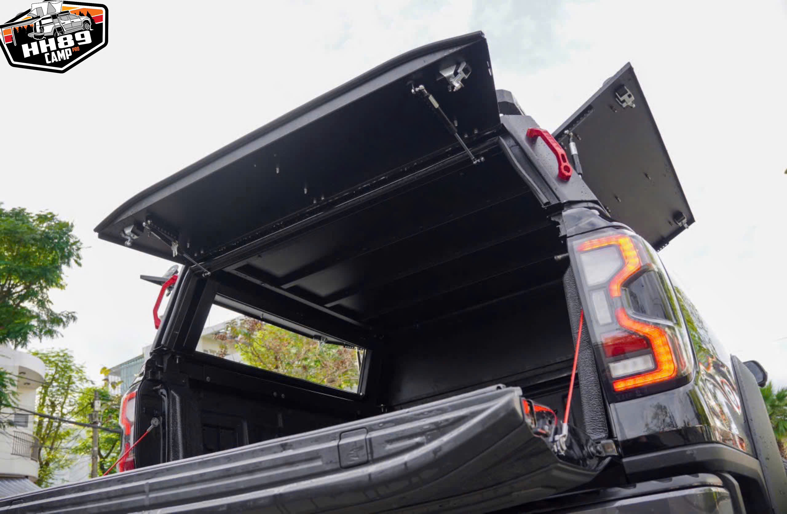 Nắp thùng lửng kết hợp baga cho bán tải