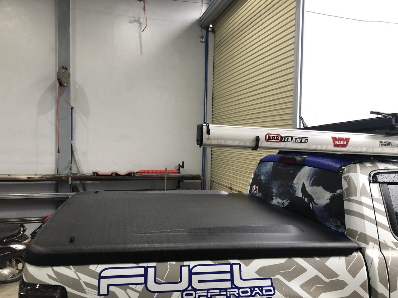 Nắp thùng thấp mở 45 độ chất liệu ABS