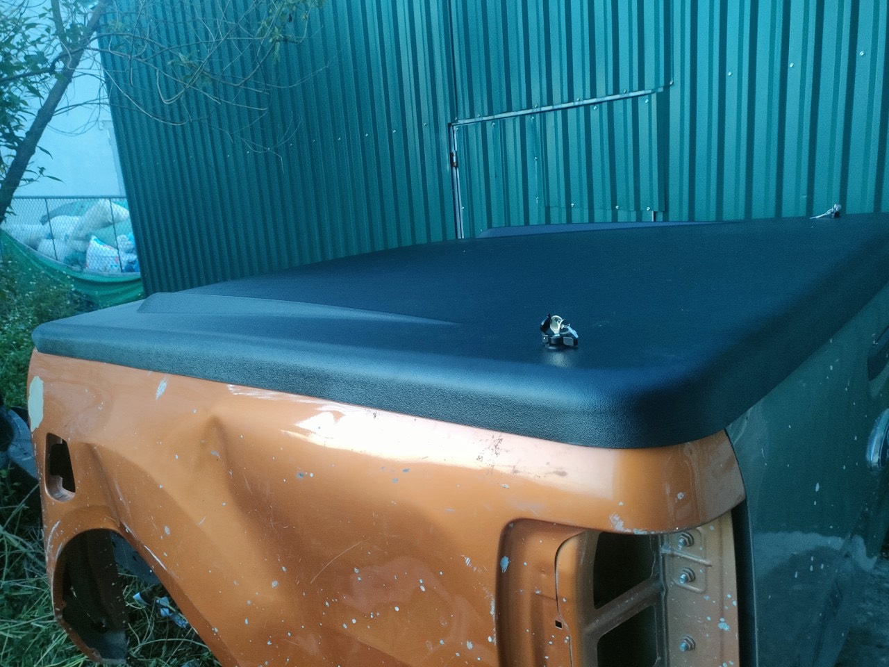 Nắp thùng thấp mở 45 độ chất liệu ABS