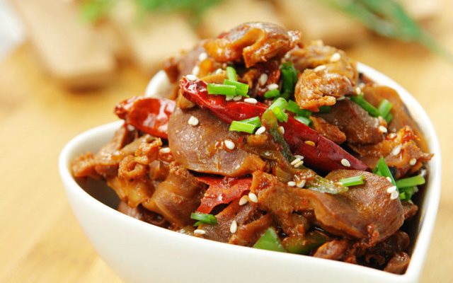 MỀ GÀ XÀO CAY