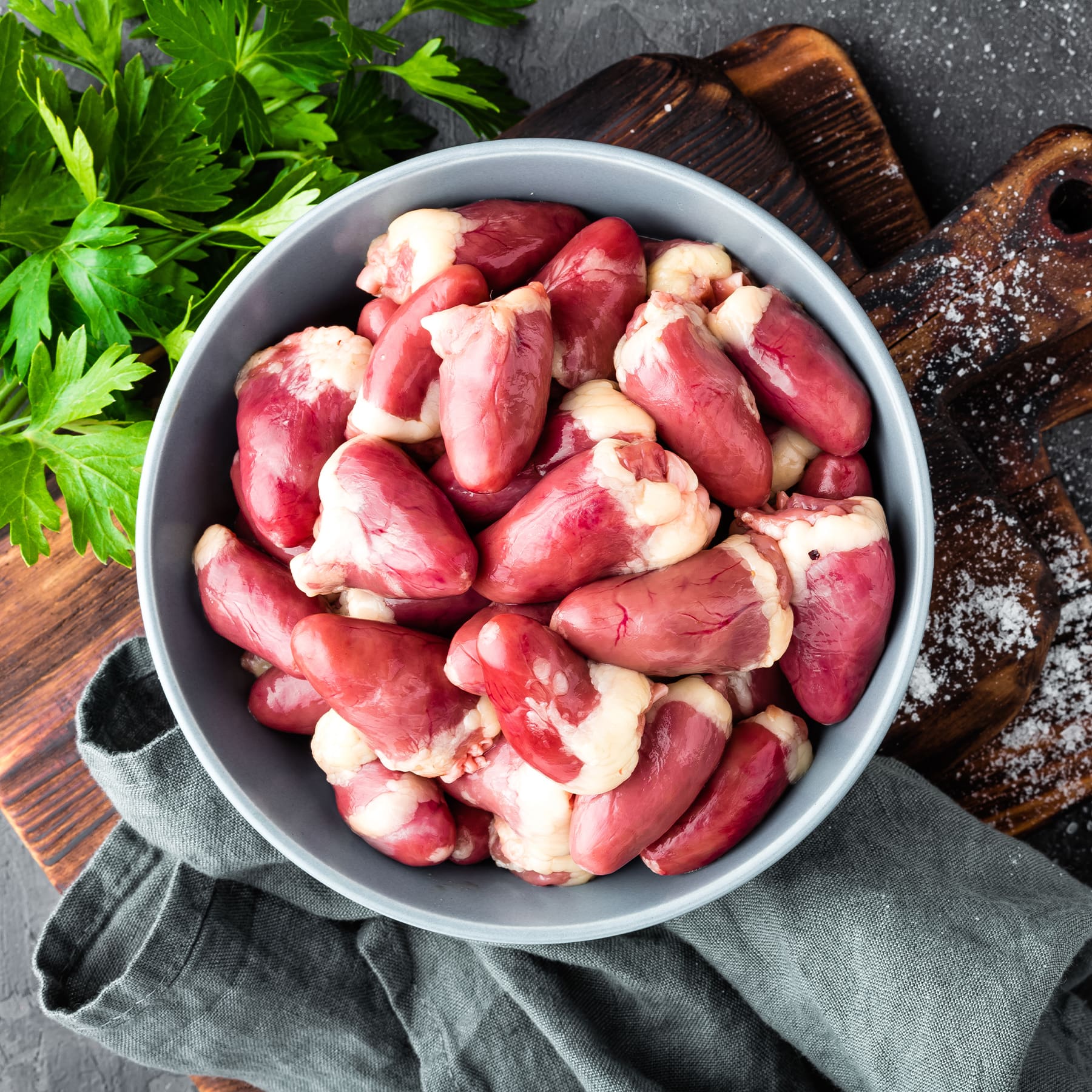 TIM GÀ TƯƠI SỈ LẺ TẠI CỬA HÀNG AMAZING FOODS Q4 TPHCM