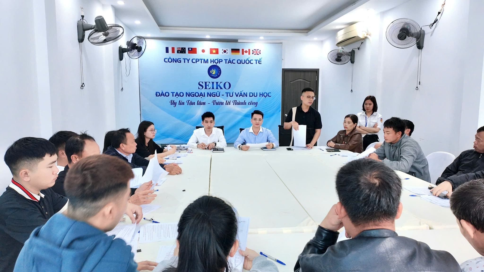 CẬN CẢNH BUỔI KÝ VI BẰNG TẠI DU HỌC SEIKO: UY TÍN TẠO NÊN THƯƠNG HIỆU, NIỀM TIN TRỌN VẸN CHO TƯƠNG LAI