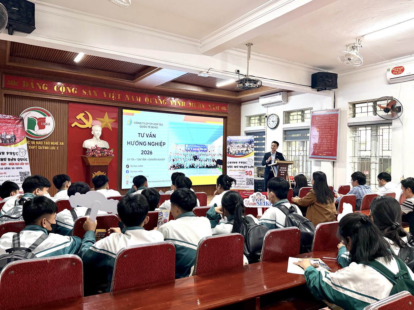 SÁNG ĐẦU TUẦN ĐẦY NĂNG LƯỢNG CÙNG CÁC BẠN HỌC SINH TRƯỜNG THPT QUỲNH LƯU II