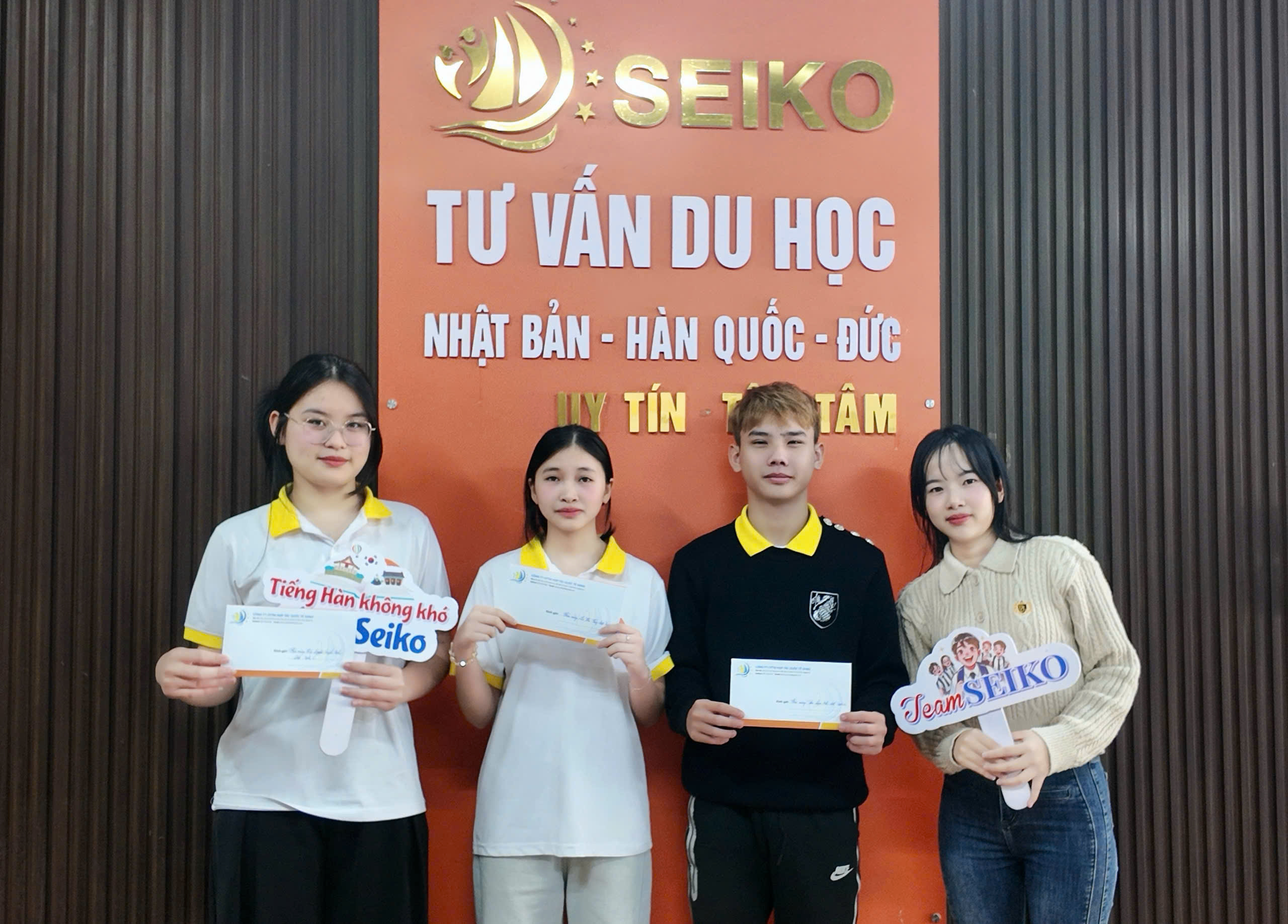 [VINH DANH] HÀO QUANG THUỘC VỀ NHỮNG NỖ LỰC: TRAO THƯỞNG HỌC VIÊN ĐẠT THÀNH TÍCH TOPIK XUẤT SẮC TẠI SEIKO
