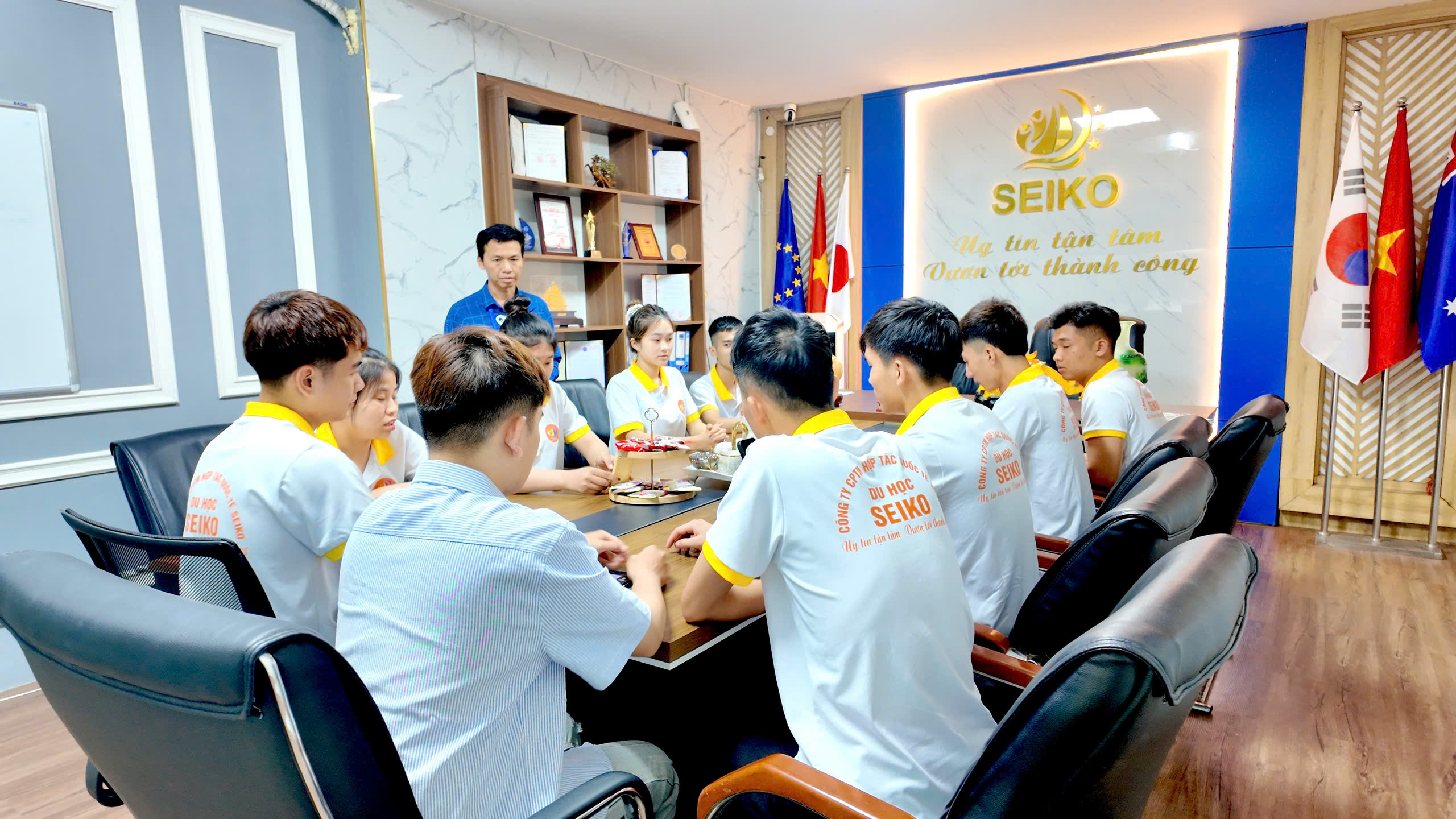 🌟 RỰC RỠ KHỞI ĐẦU TUẦN MỚI CÙNG BUỔI PHỎNG VẤN TRỰC TUYẾN 🚀