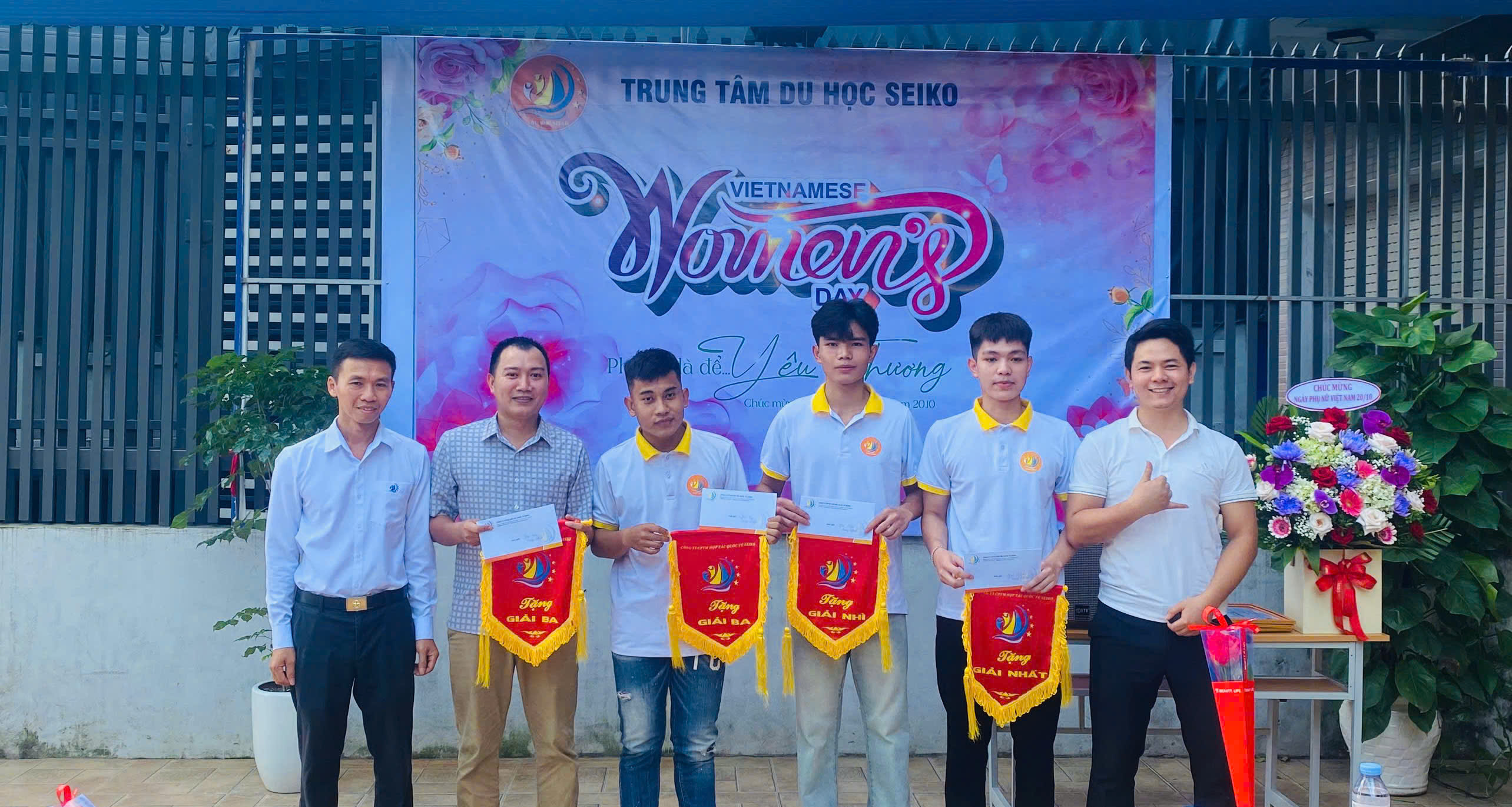 KHEN TẶNG HỌC VIÊN XUẤT SẮC  -  GIAO LƯU BÓNG CHUYỀN CHÚC MỪNG NGÀY 20/10