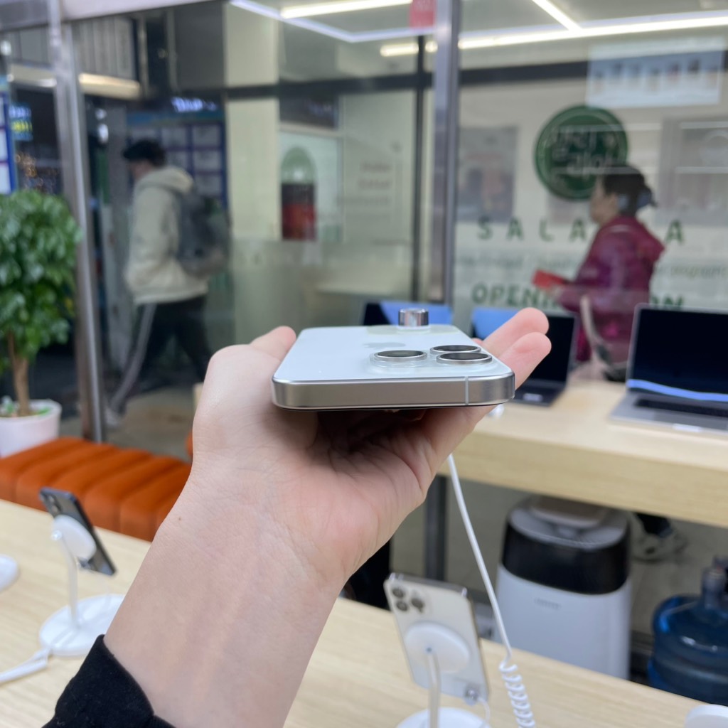 iPhone 15 Pro 128GB White Titanium 100%