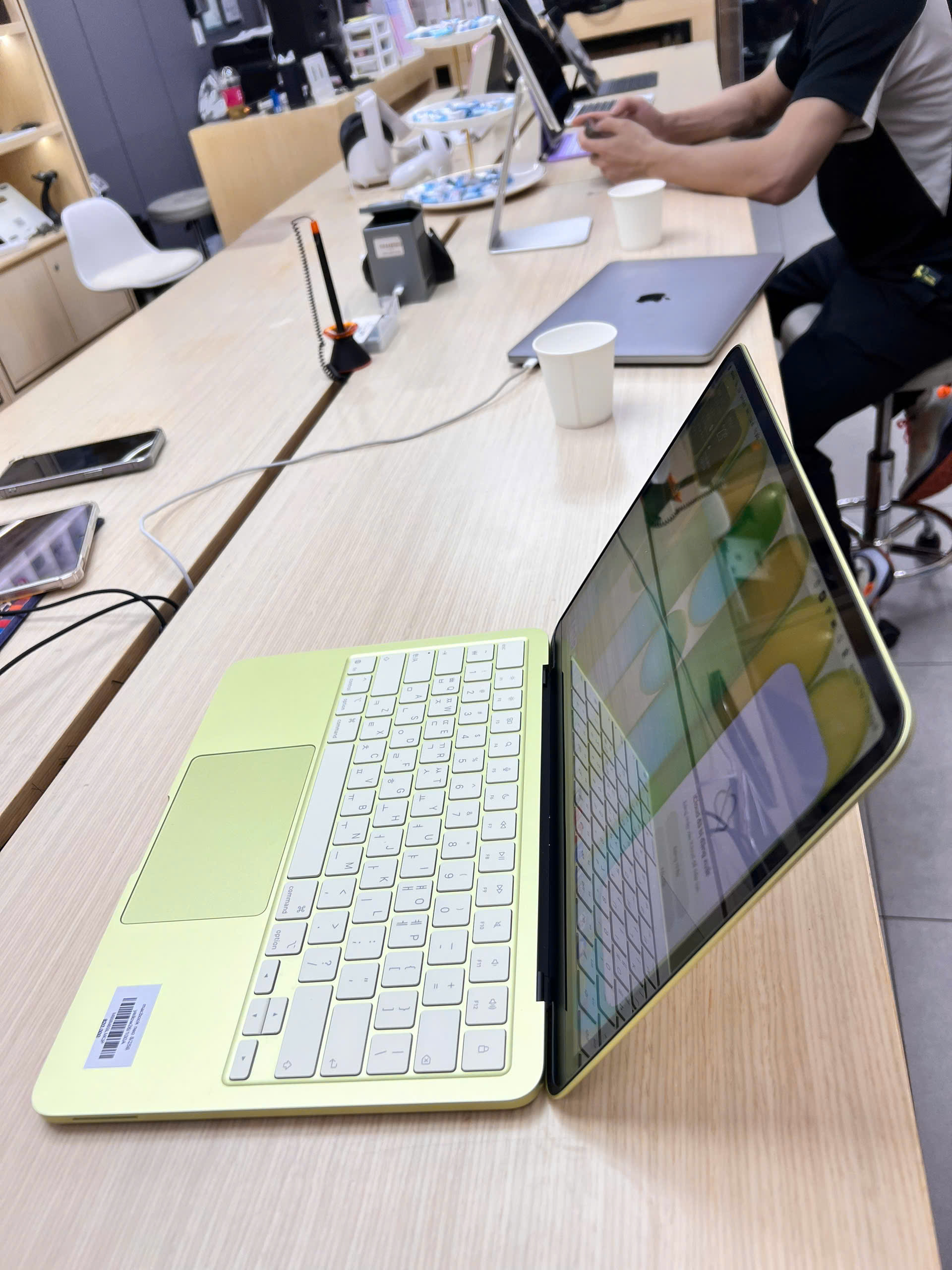 macbook neo 8/256 yellow26/100A