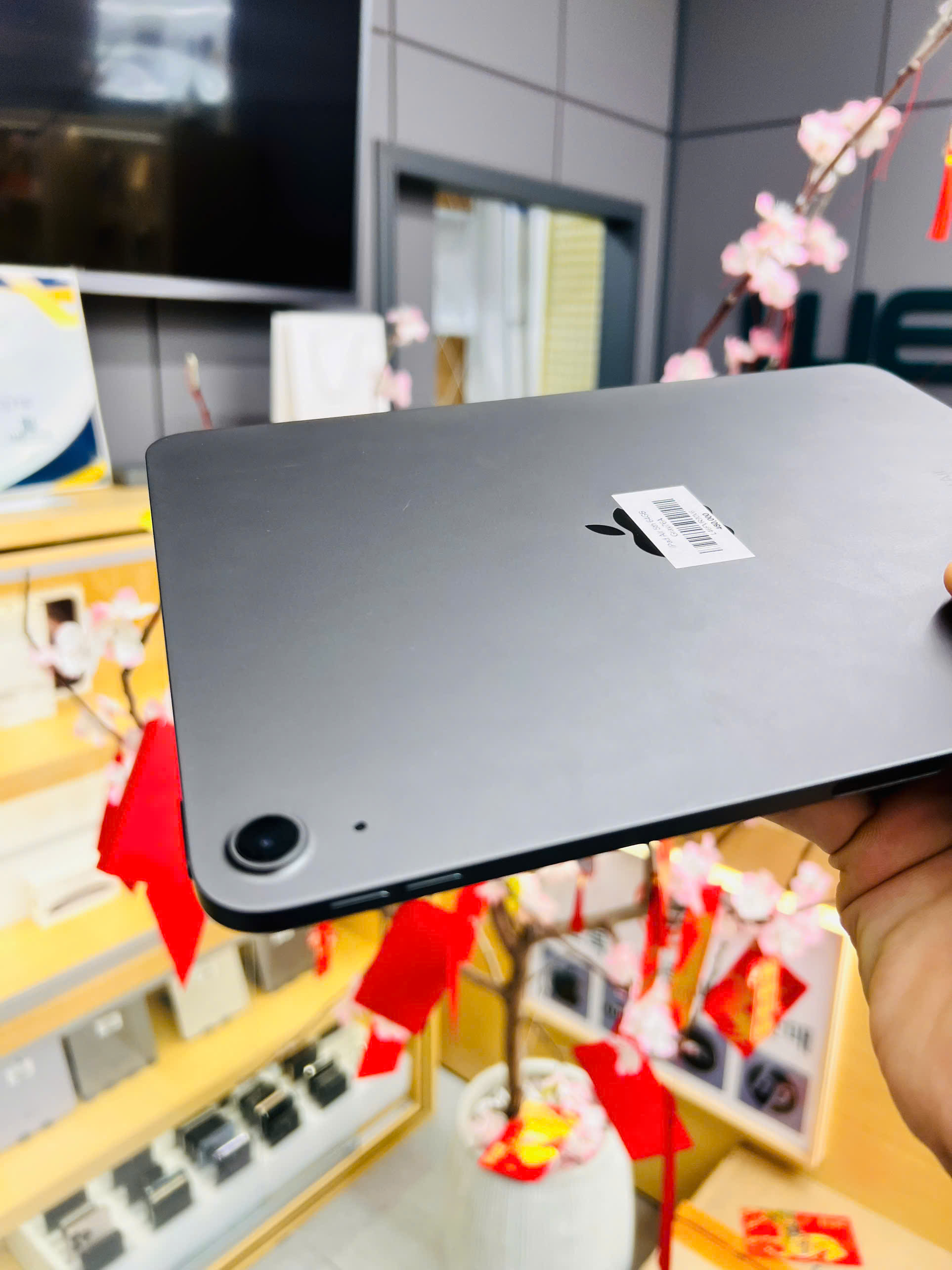 iPad Air 5th 64GB Gray 76A