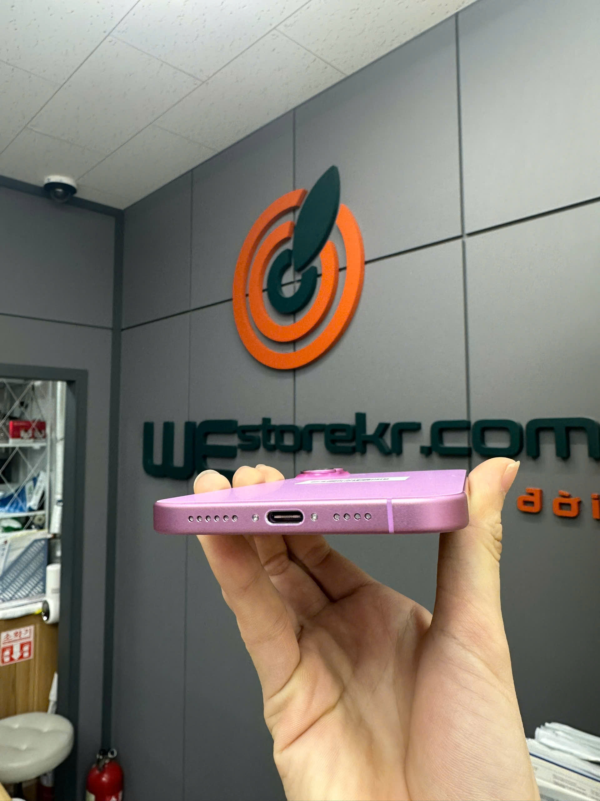 iPhone 16 Plus 256GB Pink141/100