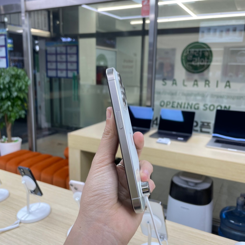 iPhone 15 Pro 128GB White Titanium 100%