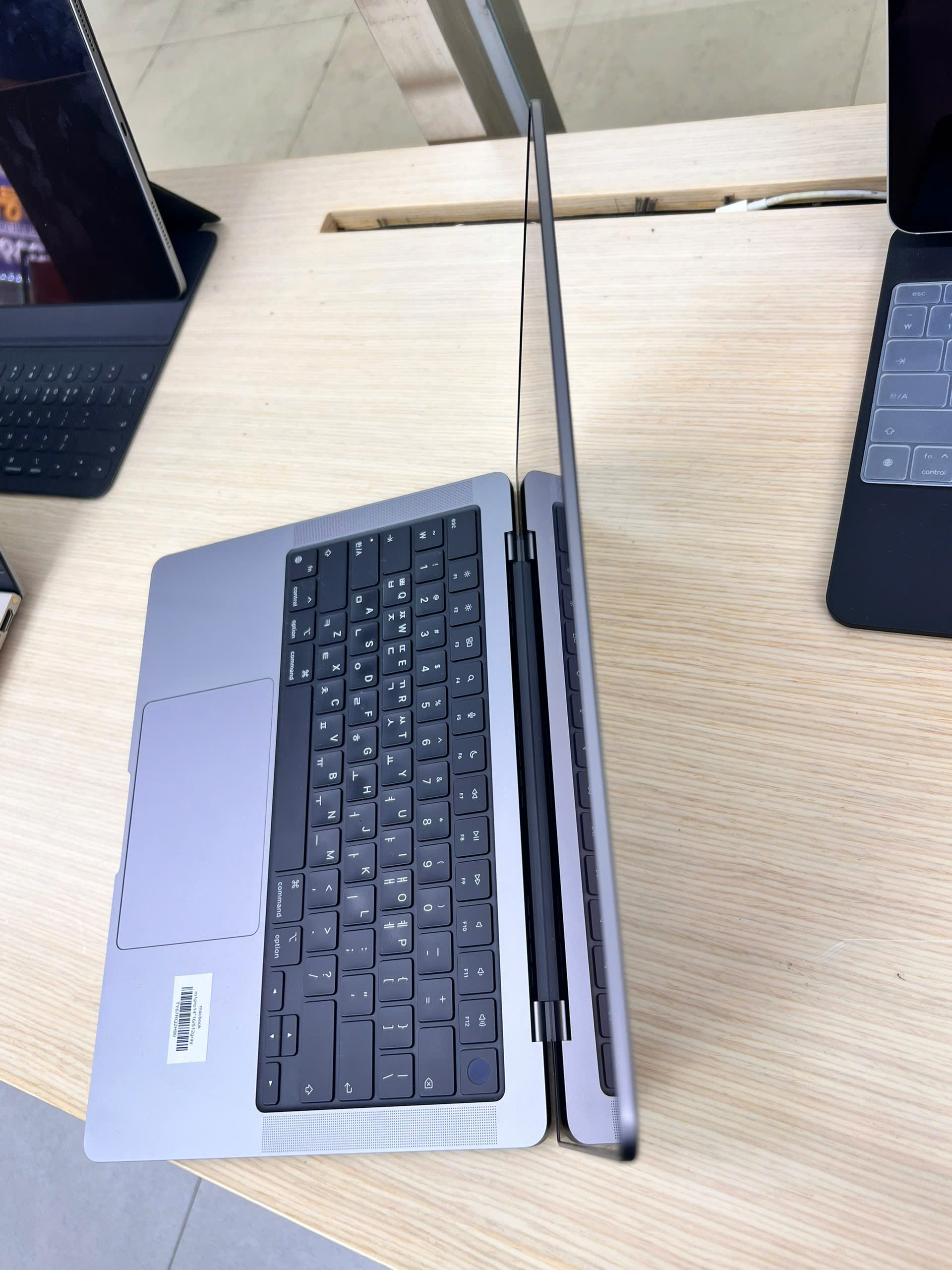 macbook m1pro14"16/512gray 79/90A