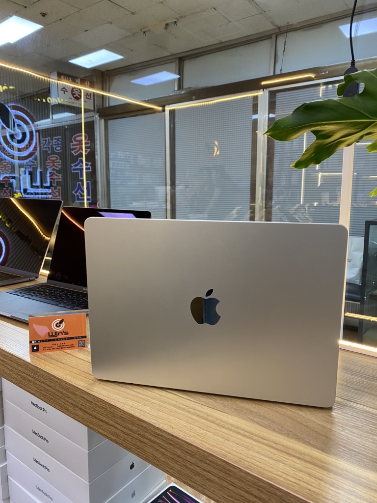 MacBook Air M2 Starlight 100% (8GB/256GB)