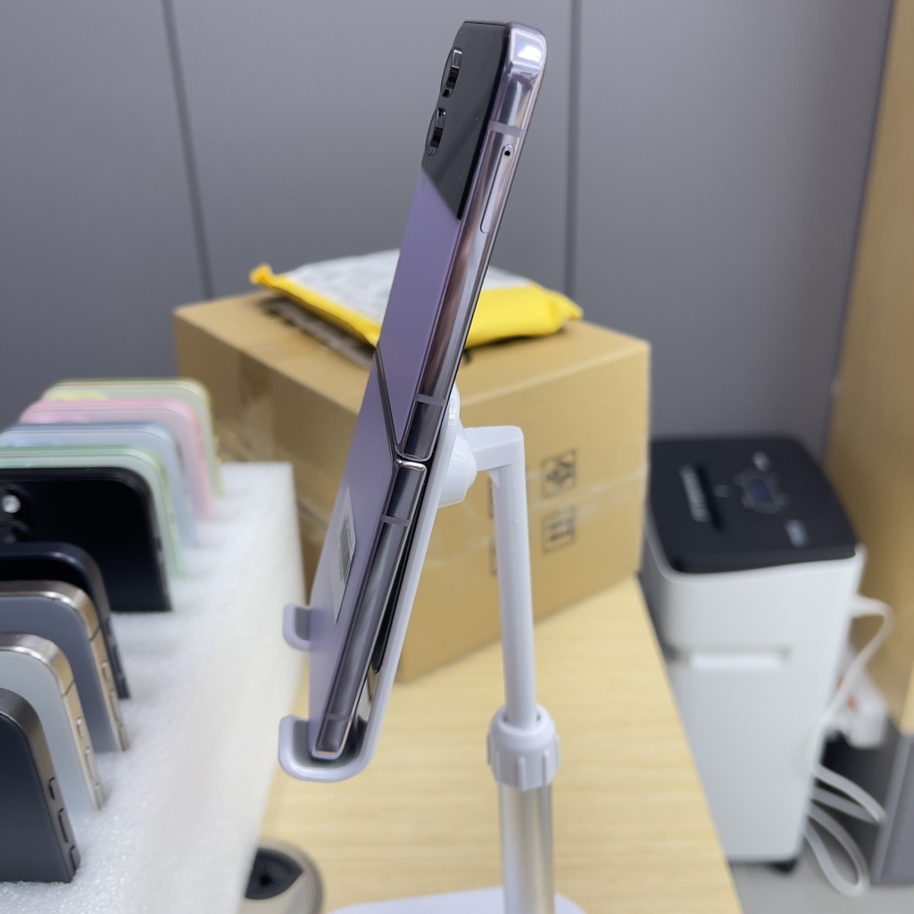 Samsung Zlip4 Purple 98%