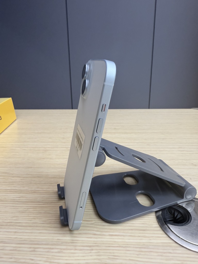 iPhone 15 128GB Blue 100%