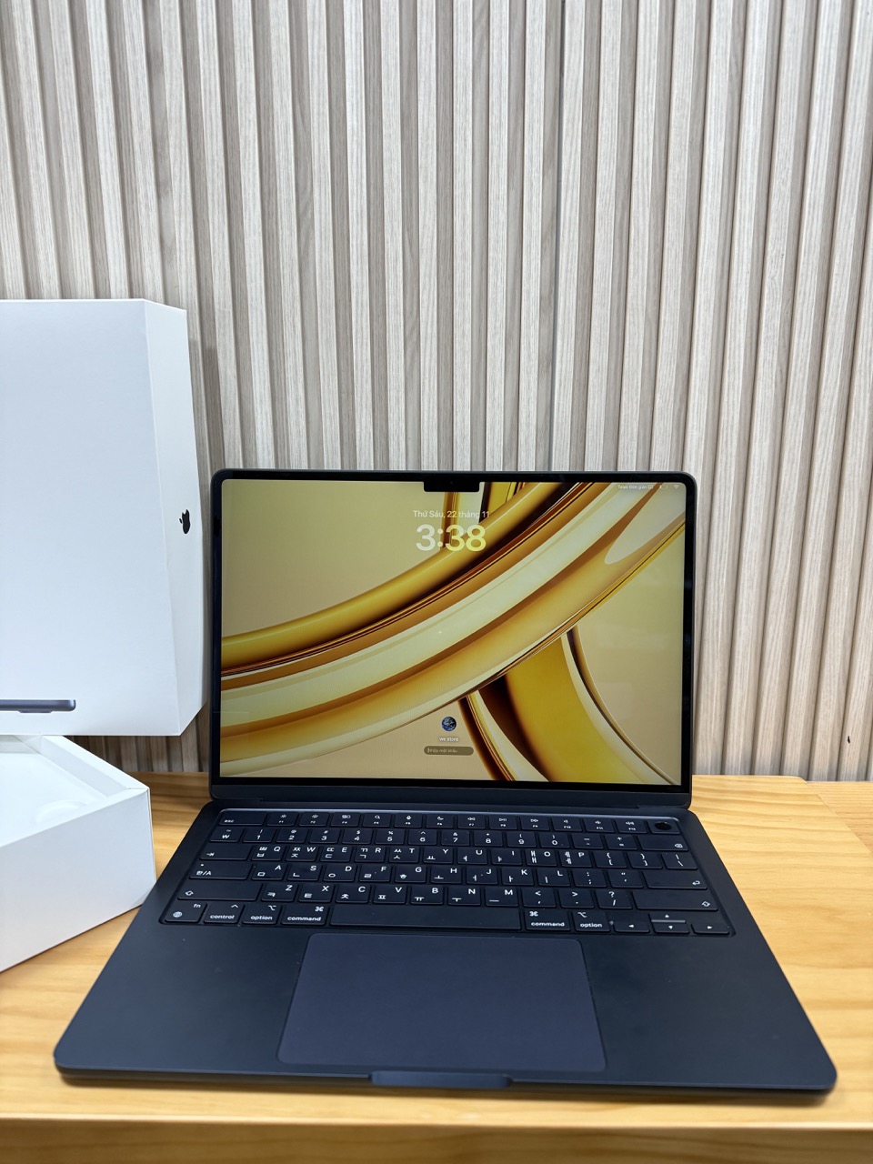 MacBook Air m2 midnight 8.256 sạc 29/100%