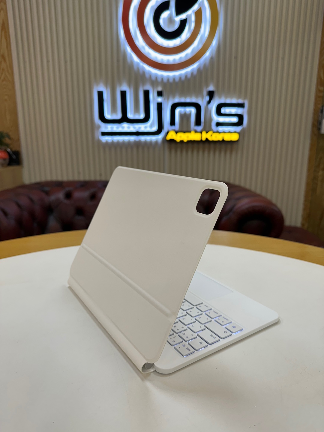 Bàn Phím iPad GOOJODOQ mặt lưng nam châm