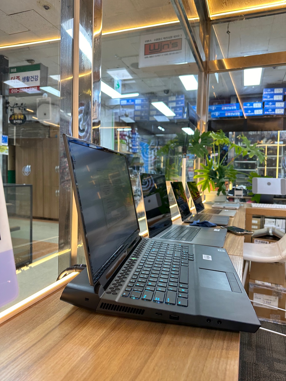 DELL ALIENWARE AREA-51M R2 17INCH I9/64GB/2TB