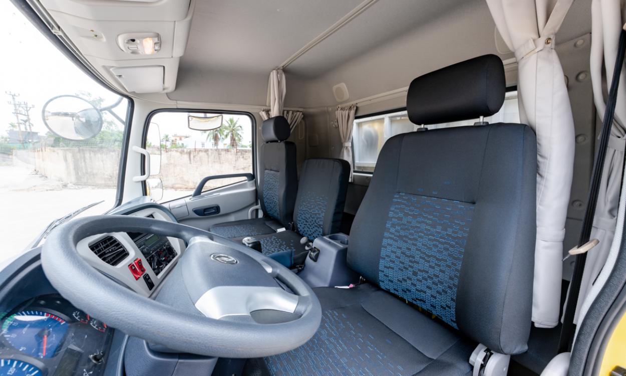 Xe tải Dongfeng B180 (4x2) thùng mui 7.5M - Tải 9 tấn Hoàng Huy 