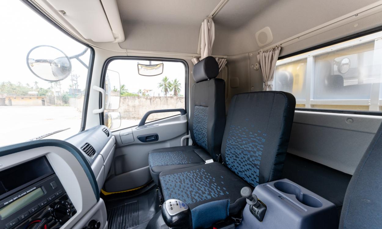 Xe tải Dongfeng B180 (4x2) thùng mui 7.5M - Tải 9 tấn Hoàng Huy 